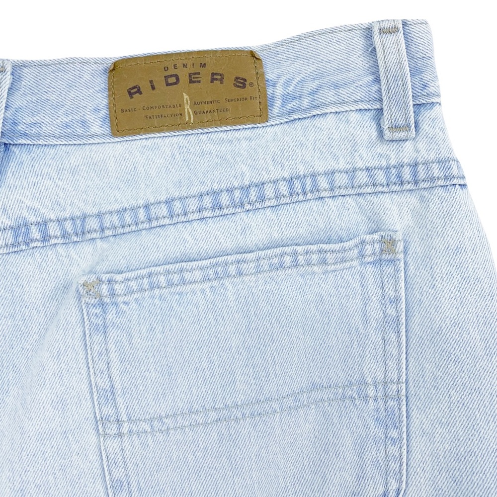 Vintage Lee Riders High Rise 100% Cotton Cuffed Light Blue Wash Jean Shorts - Picture 8 of 10